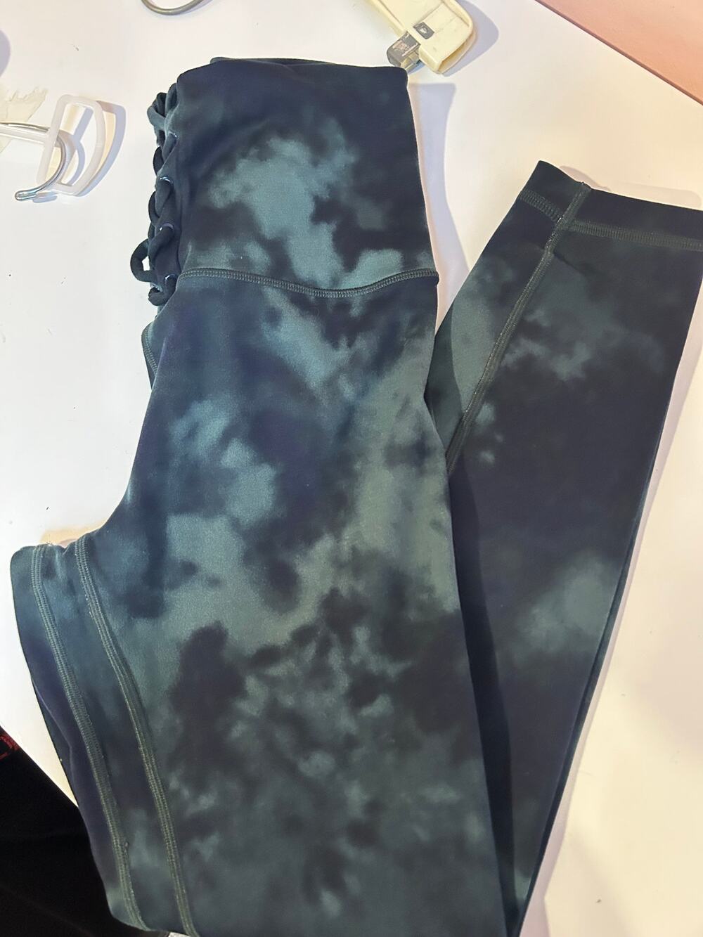 Victoria Secret Green/Blue Tye Dye Leggings *Size 6*